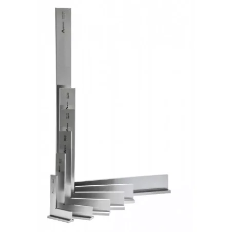 Kątownikze stopką stalow. 250 x160